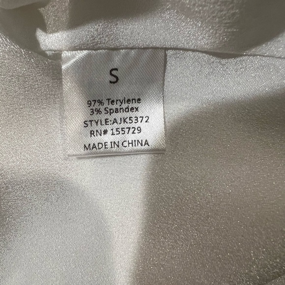 Athena Women’s open back silver chain white blazer jacket size small. - Picture 14 of 15